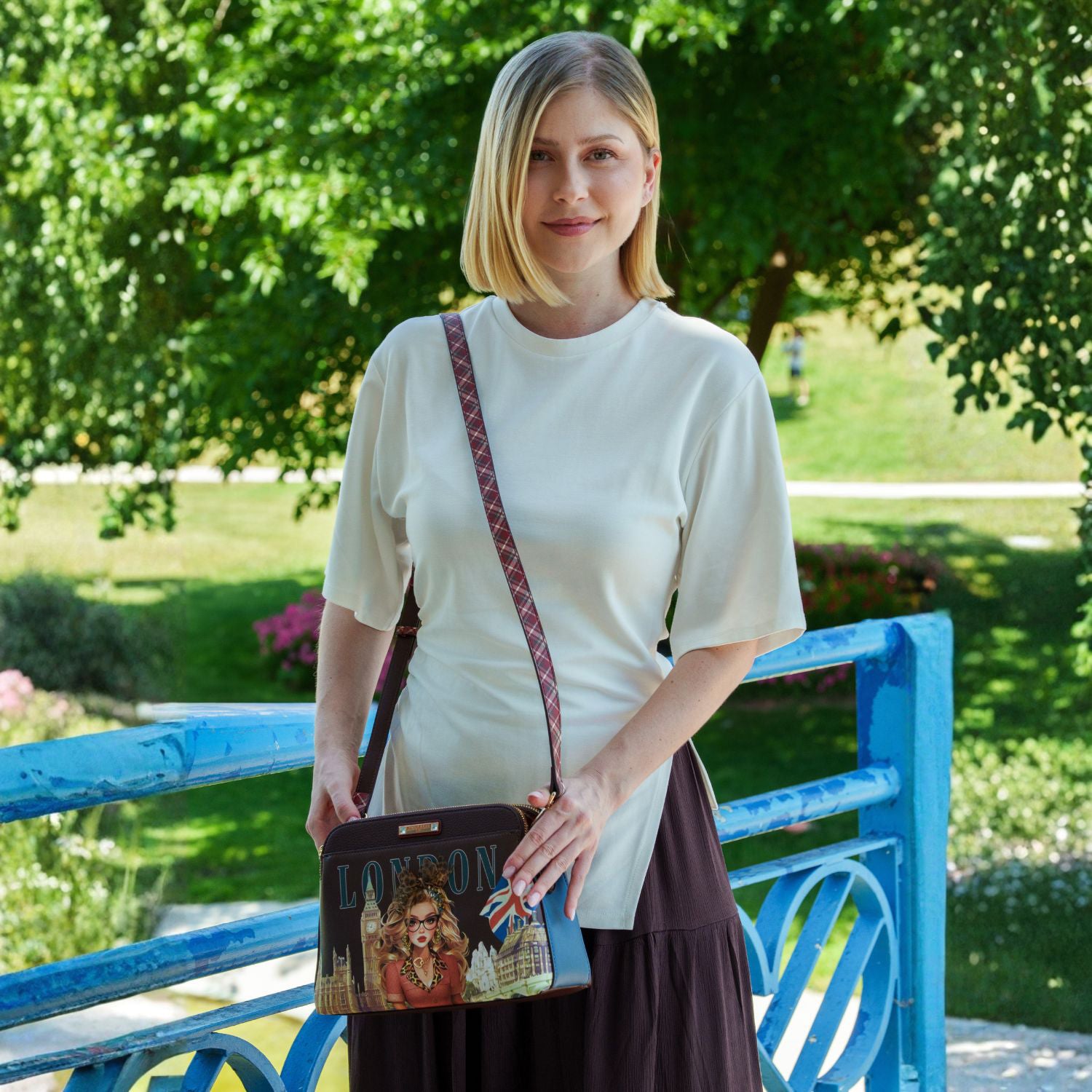 LONDON EYE CROSSBODY BAG