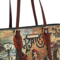 PARIS FASHION WEEK SHOPPER